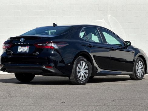 Used 2022 Toyota Camry LE image 7