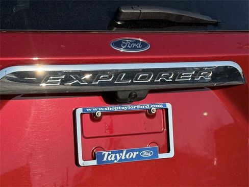 Certified 2022 Ford Explorer XLT w/ Equipment Group 202A image 31
