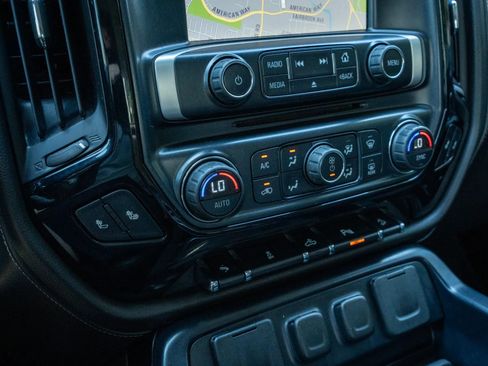 Used 2014 GMC Sierra 1500 SLT w/ SLT Preferred Package AWD/4WD image 21