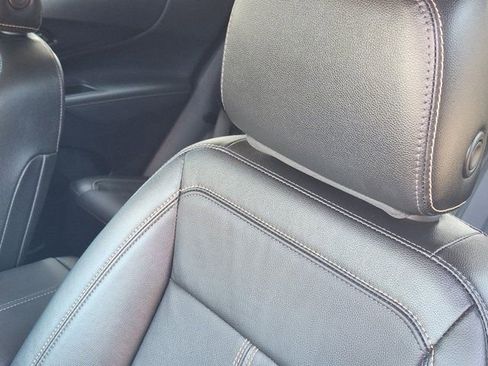 Used 2023 Chevrolet Equinox Premier image 20