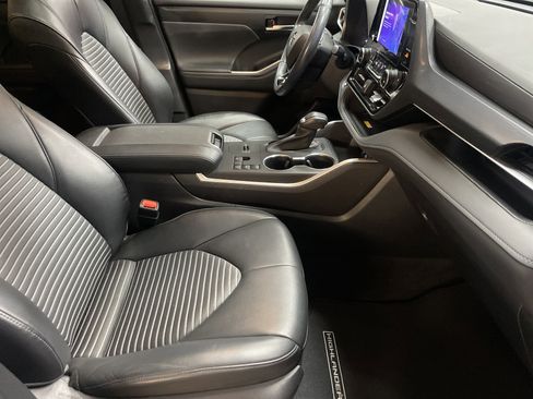Certified 2023 Toyota Highlander XSE image 35