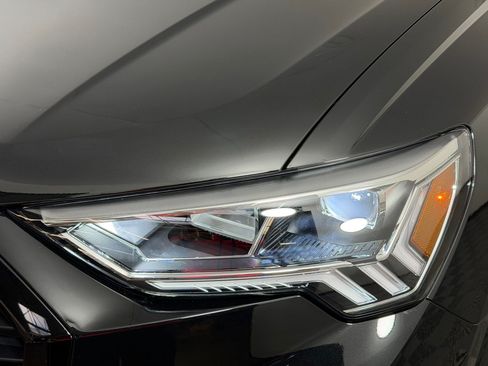 Certified 2025 Audi Q3 2.0T Premium Plus w/ Premium Plus Package AWD/4WD image 12