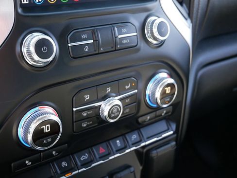 Used 2019 GMC Sierra 1500 SLT AWD/4WD image 25