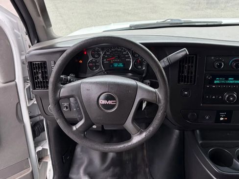 Used 2017 GMC Savana 2500 image 18