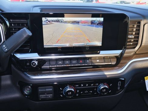 New 2026 GMC Sierra 1500 Elevation image 13