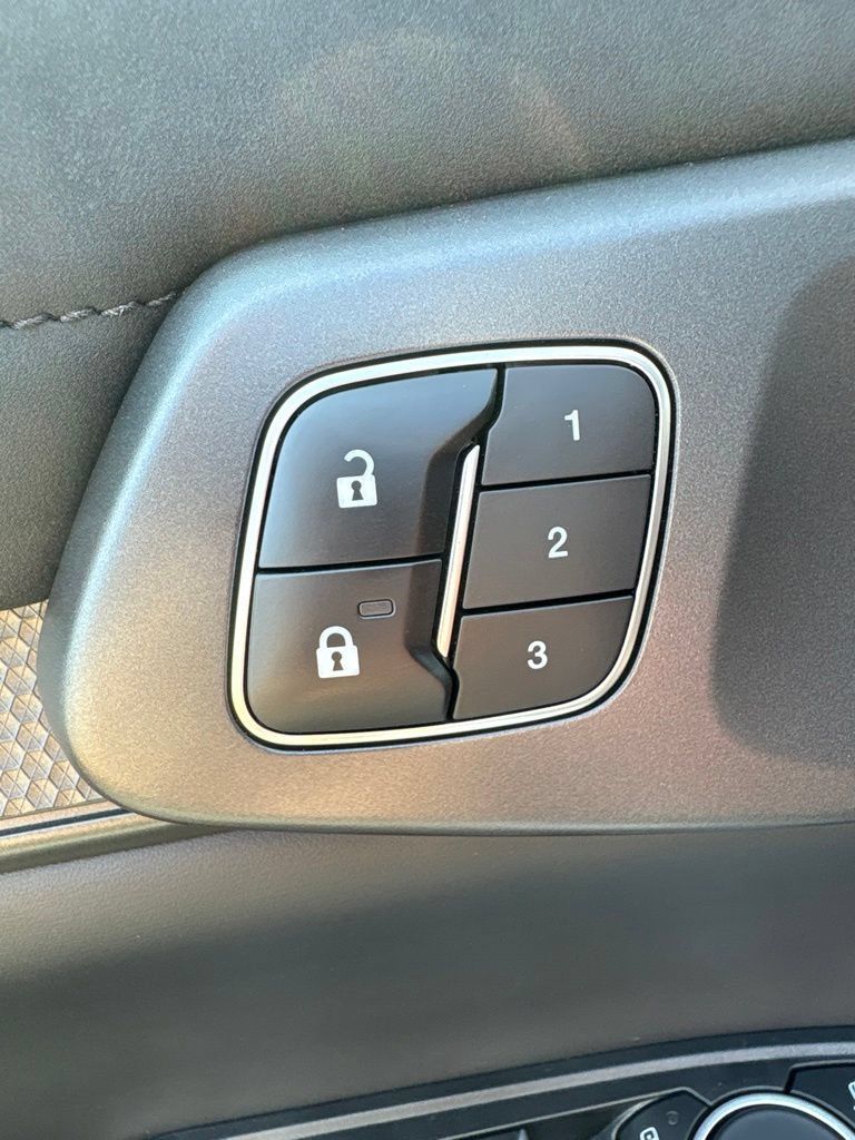 Used 2025 Ford Ranger Raptor AWD/4WD image 16