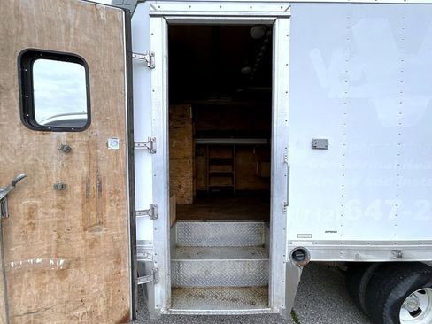 Used 2012 Chevrolet Express 4500 w/ RV Package image 17