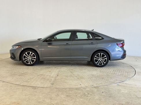 Used 2025 Volkswagen Jetta Sport FWD image 2