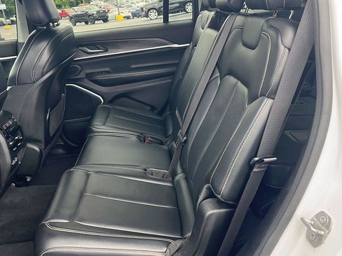 Used 2021 Jeep Grand Cherokee L Limited AWD/4WD image 23