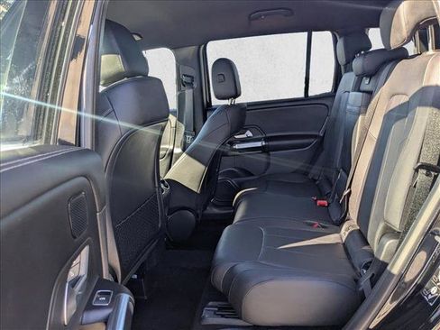 Used 2025 Mercedes-Benz GLB 250 image 21