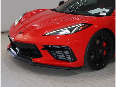 Used 2021 Chevrolet Corvette Stingray Preferred Cpe w/ Z51 Performance Package RWD image 2