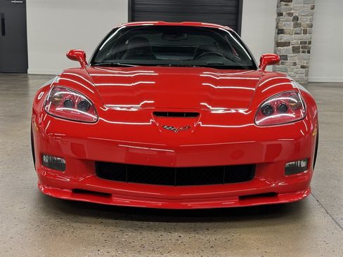 Used 2010 Chevrolet Corvette Grand Sport w/ Preferred Equipment Group RWD image 2