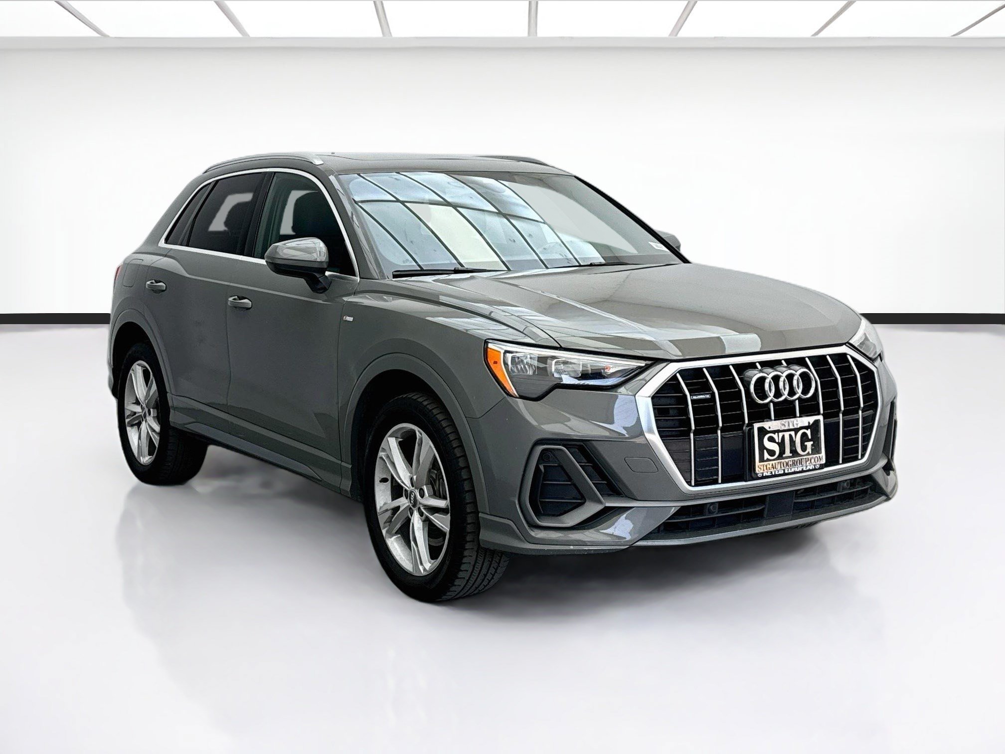 Used 2019 Audi Q3 2.0T Premium AWD/4WD image 3