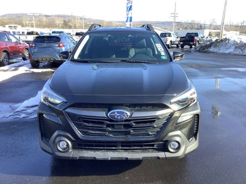 Used 2025 Subaru Outback Premium image 5