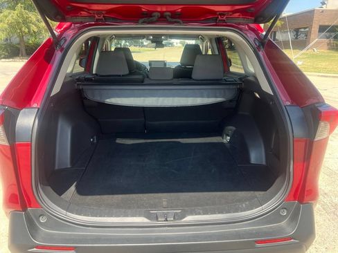 Used 2025 Toyota RAV4 XLE FWD image 12
