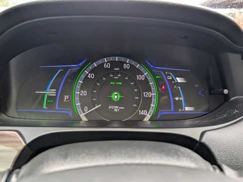 Used 2017 Honda Accord Touring image 16