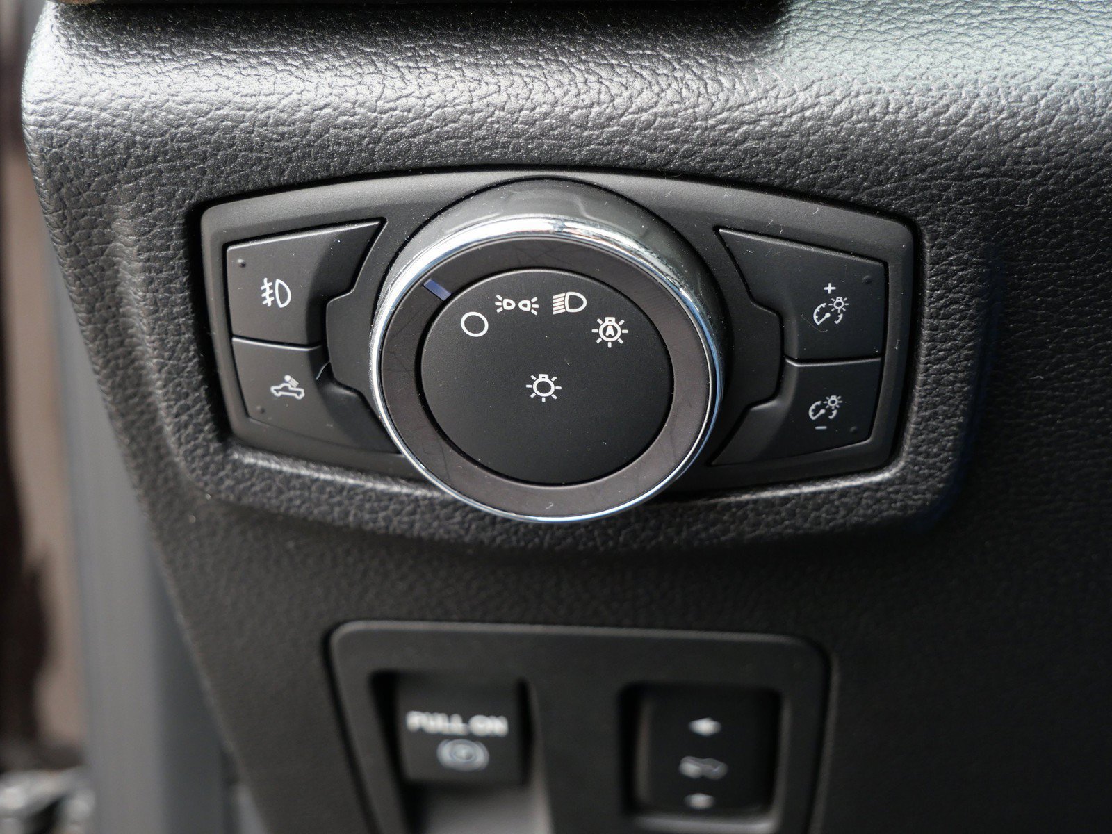 Used 2019 Ford F150 XLT w/ Equipment Group 302A Luxury AWD/4WD image 28