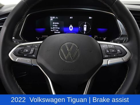 Used 2022 Volkswagen Tiguan SE AWD/4WD image 12