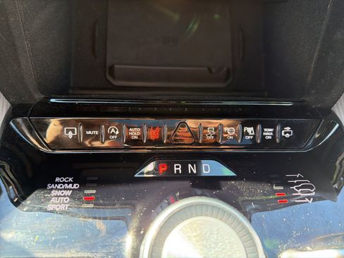 Used 2023 Jeep Grand Wagoneer Series III w/ Rear-Seat Entertainment Group image 63