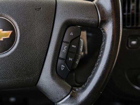 Used 2021 Chevrolet Express 2500 w/ Enhanced Convenience Package RWD image 18