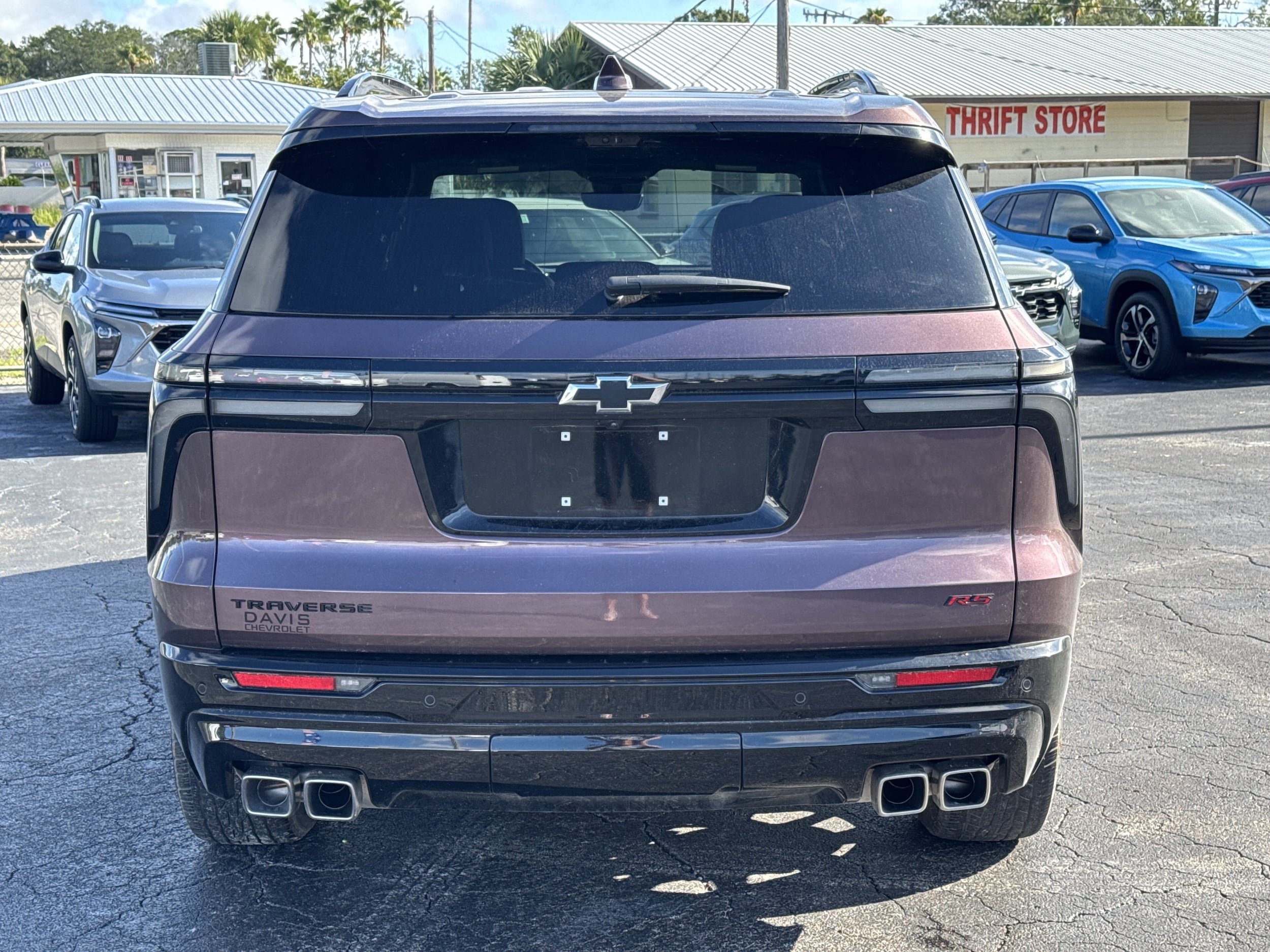 Used 2024 Chevrolet Traverse RS FWD image 8