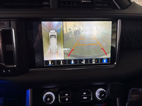 Used 2023 GMC Yukon Denali image 7