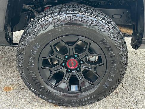 Certified 2025 Toyota Tacoma TRD Pro AWD/4WD image 33