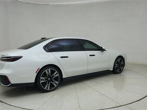 Used 2023 BMW i7 xDrive60 image 71