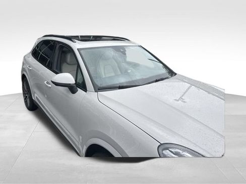 Used 2021 Porsche Cayenne AWD/4WD image 11
