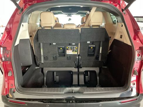 Used 2024 Toyota Sienna Limited AWD/4WD image 15