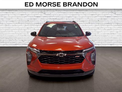 Used 2024 Chevrolet Trax RS w/ Sunroof Package FWD image 7