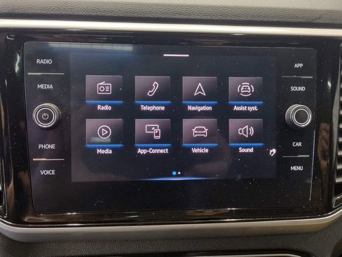 Certified 2022 Volkswagen Atlas Cross Sport SE w/ Panoramic Sunroof Package FWD image 31