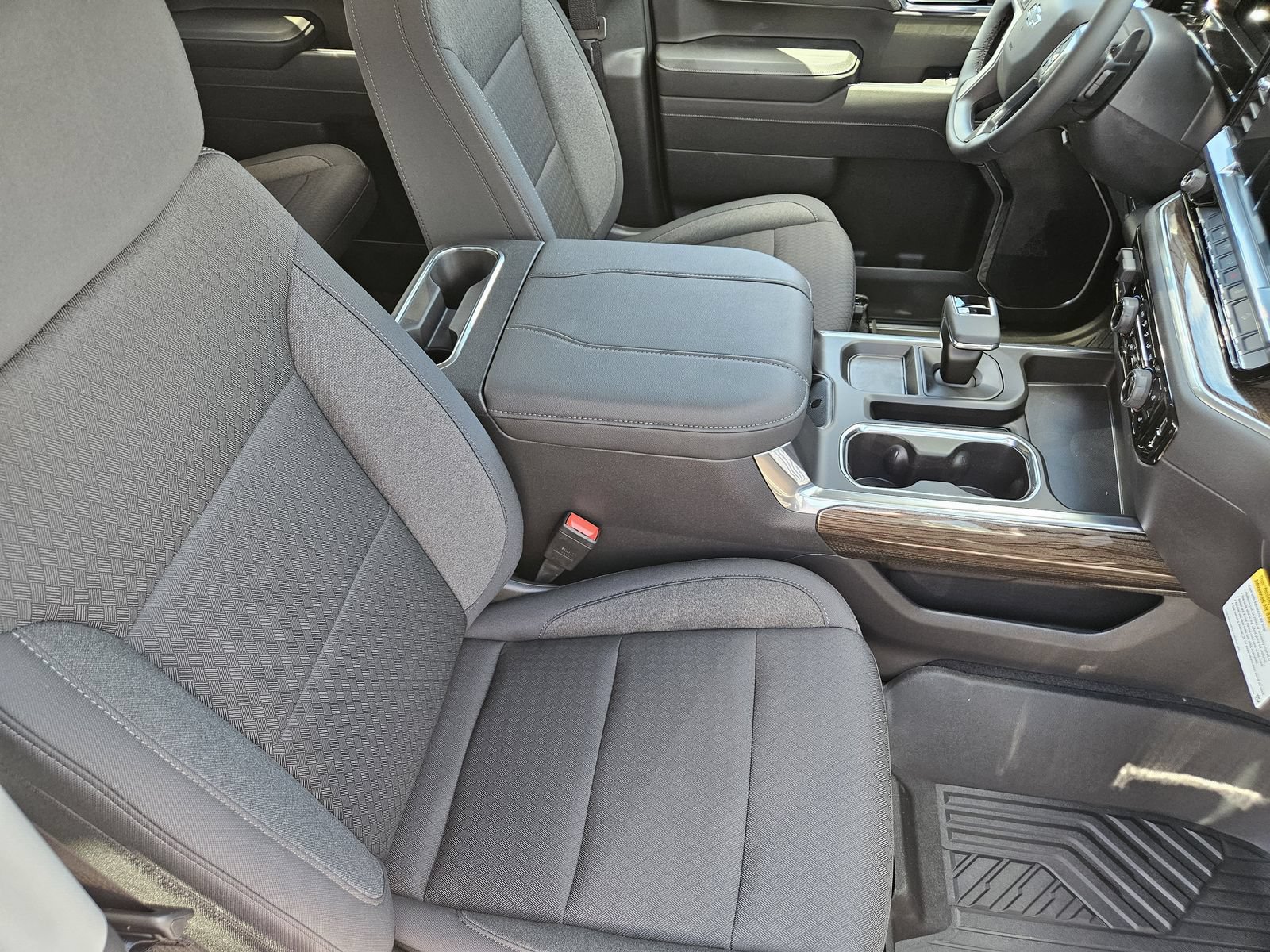 New 2026 Chevrolet Silverado 1500 LT Trail Boss w/ LPO, Dark Essentials Package AWD/4WD image 17