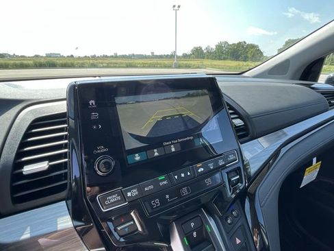 Used 2024 Honda Odyssey Elite image 25