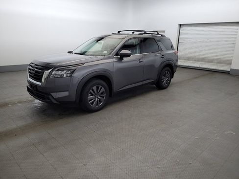 Used 2023 Nissan Pathfinder SV w/ SV Premium Package AWD/4WD image 2