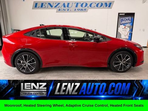 Used 2024 Toyota Prius XLE FWD image 1