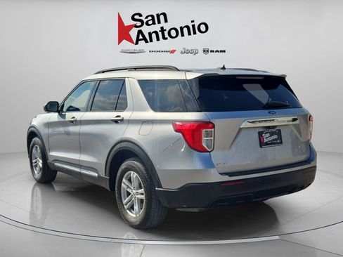 Used 2022 Ford Explorer XLT image 6