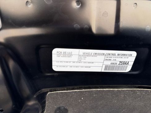 Used 2024 Chrysler Pacifica Touring-L image 32