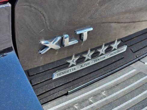 Used 2023 Ford Expedition XLT RWD image 13