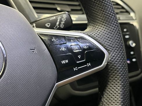 Used 2022 Volkswagen Tiguan SE R-Line AWD/4WD image 27