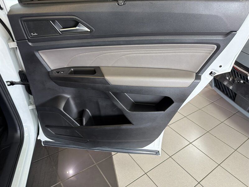 Used 2022 Volkswagen Atlas SEL Premium AWD/4WD image 26