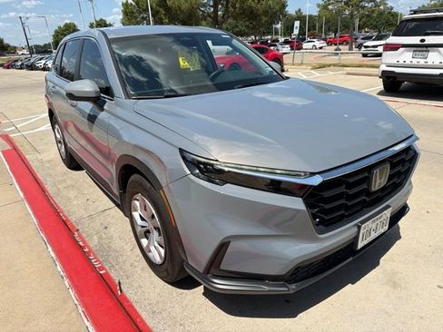 Used 2025 Honda CR-V LX image 3