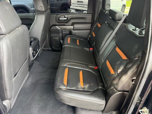 Used 2021 GMC Sierra 2500 AT4 w/ Gooseneck/5TH Wheel Package AWD/4WD image 11