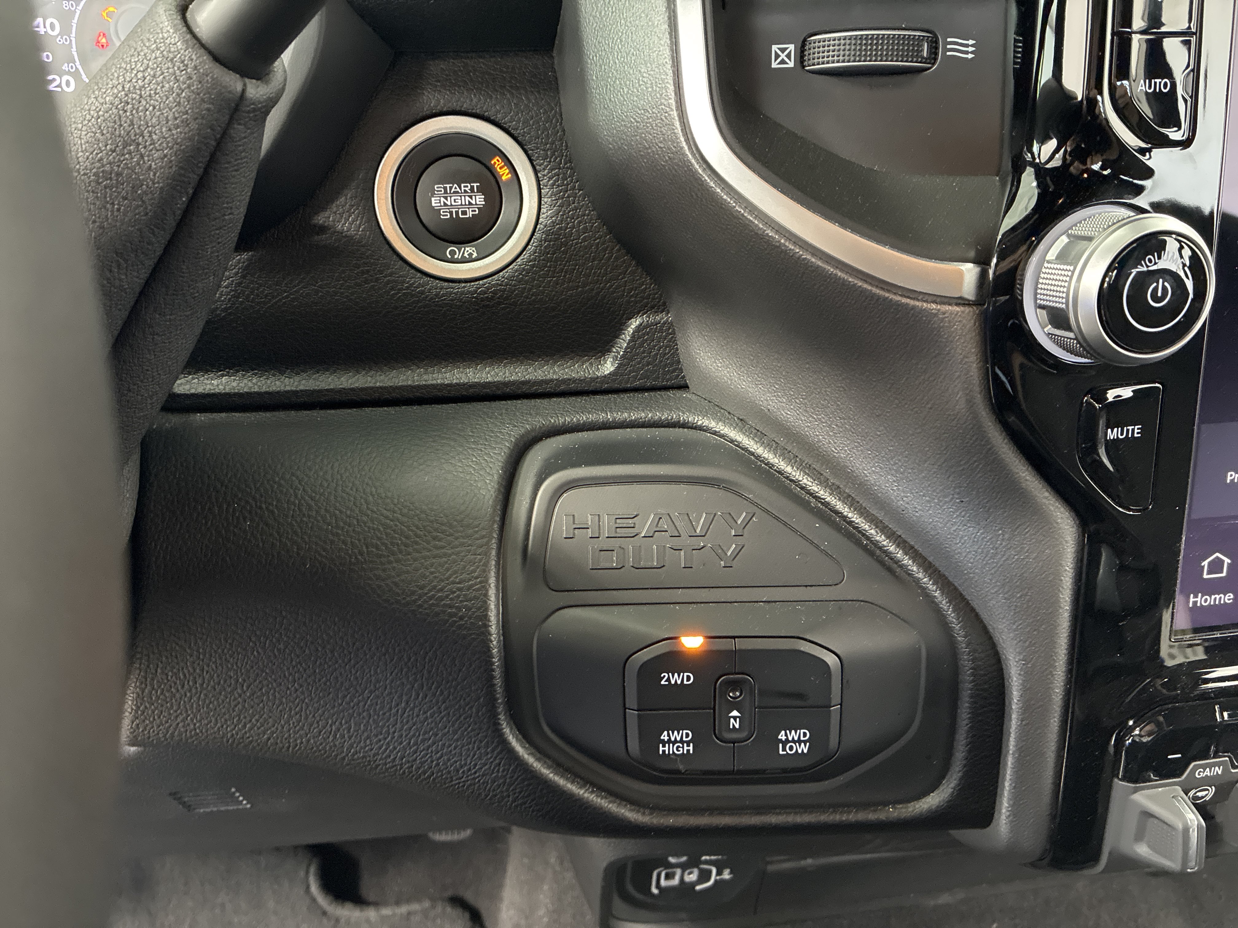 Certified 2025 RAM 2500 Big Horn AWD/4WD image 21