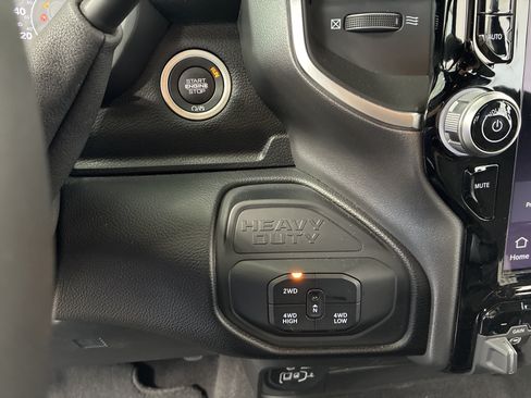 Used 2025 RAM 2500 Big Horn AWD/4WD image 21