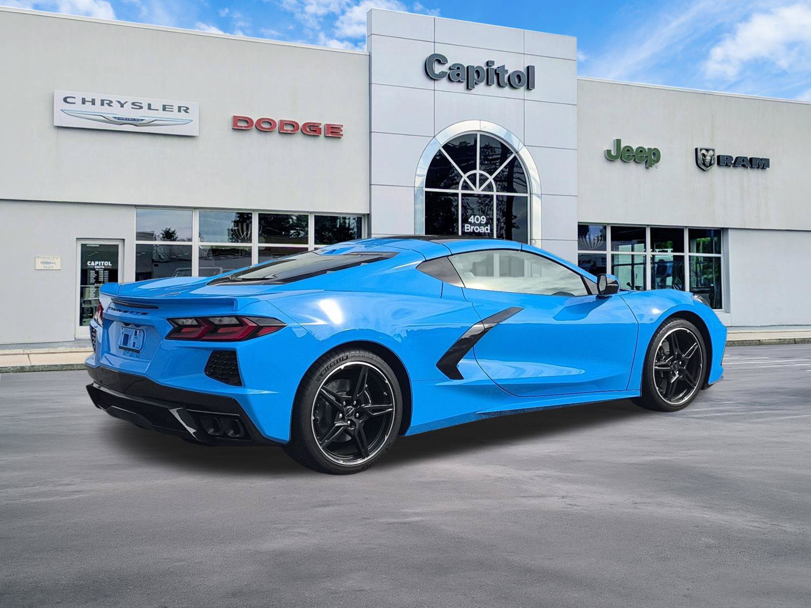 Used 2024 Chevrolet Corvette Stingray Premium Cpe RWD image 3