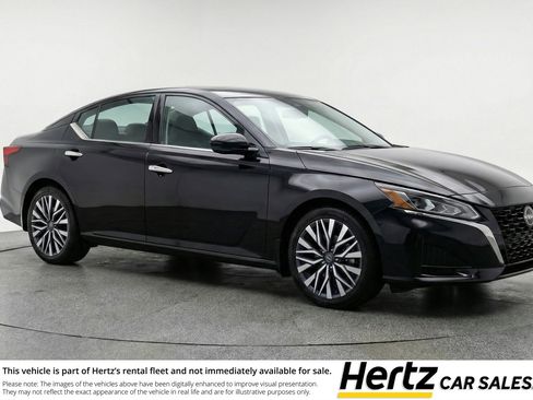 Used 2025 Nissan Altima 2.5 SV FWD image 1