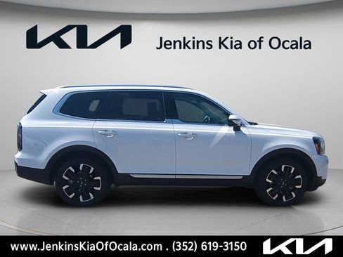 Used 2025 Kia Telluride SX w/ SX Captain's Chair Package image 2