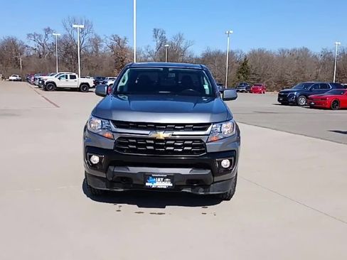 Used 2022 Chevrolet Colorado LT w/ LT Convenience Package image 3