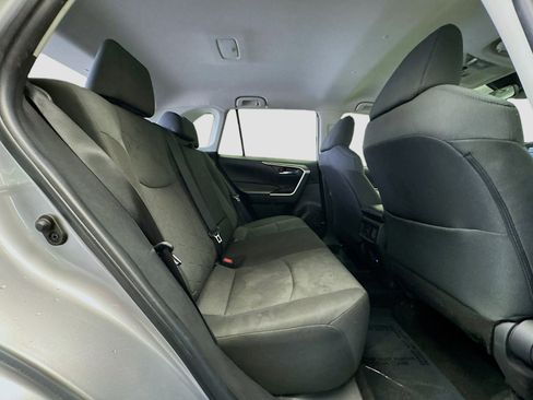 Used 2022 Toyota RAV4 XLE image 18